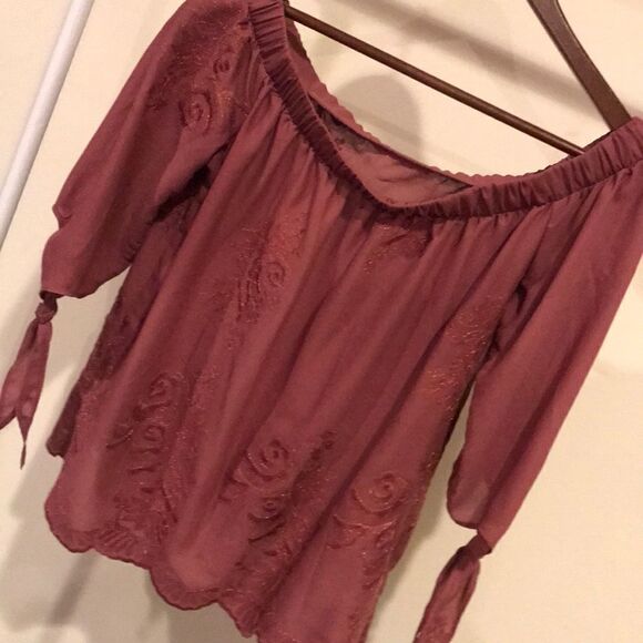xhilartion Off Shoulder Maroon Metallic Blouse -M - Picture 1 of 6